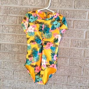 On-Piece floral swimming suit